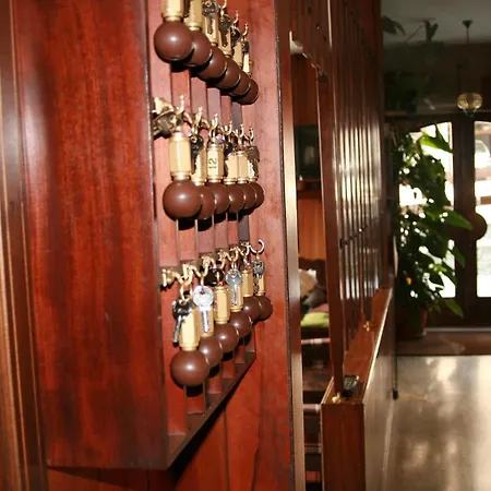 Al Caminetto Hotell 2*