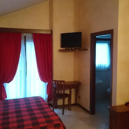 Al Caminetto Hotell 2*